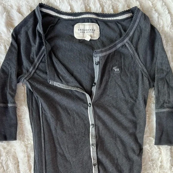 Y2K Vintage Abercrombie & Fitch Henley Top - Picture 2 of 9